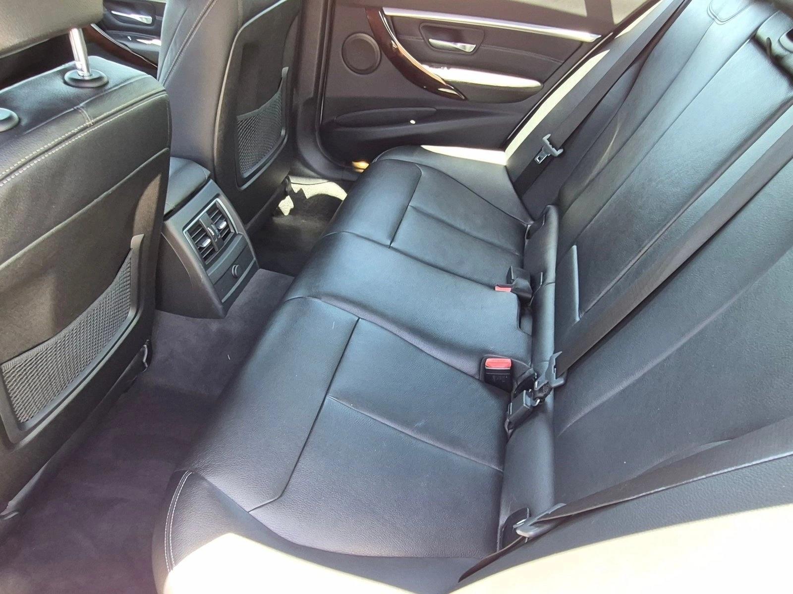 2017 BMW 3 Series 330i - Photo 18