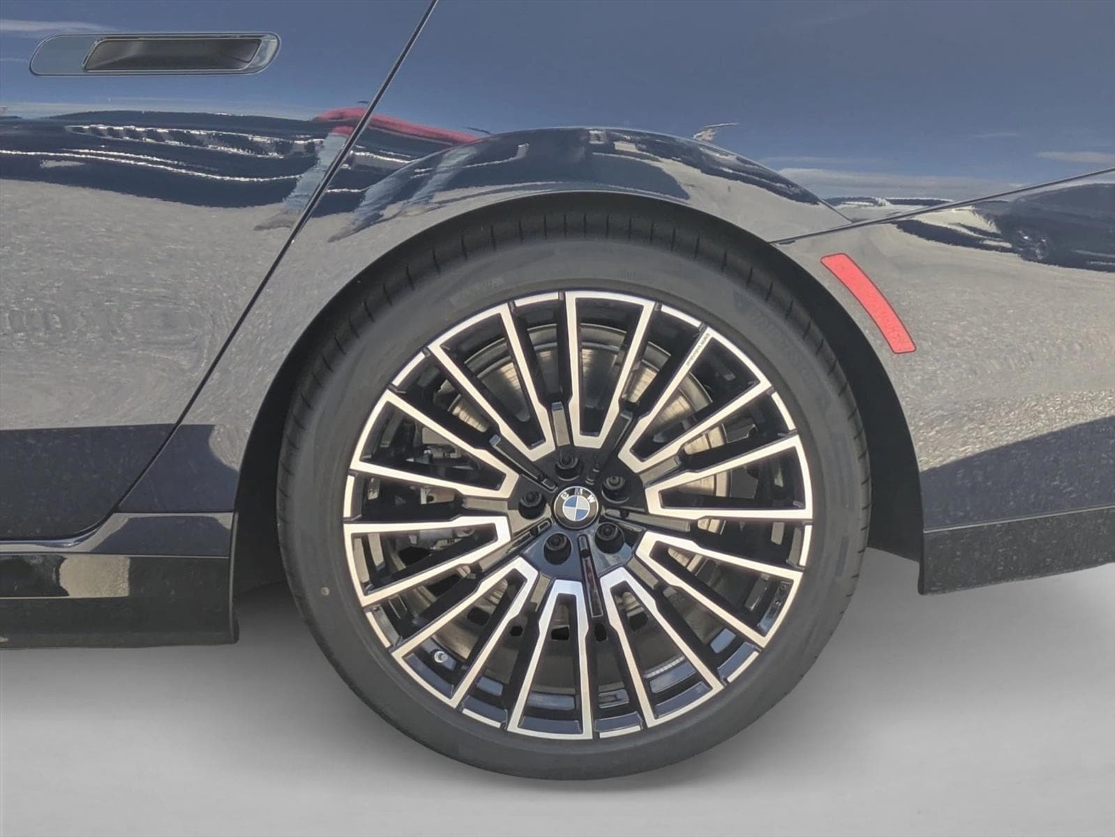 2026 BMW 7 Series 750e - Photo 12