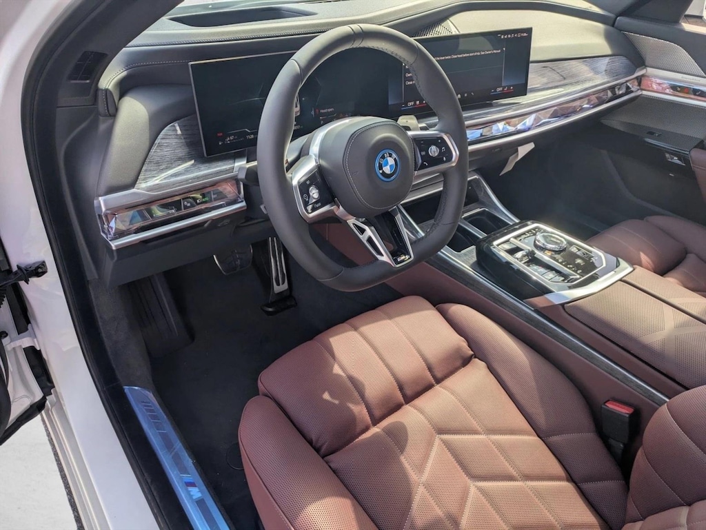 New 2025 BMW 750e xDrive Sedan