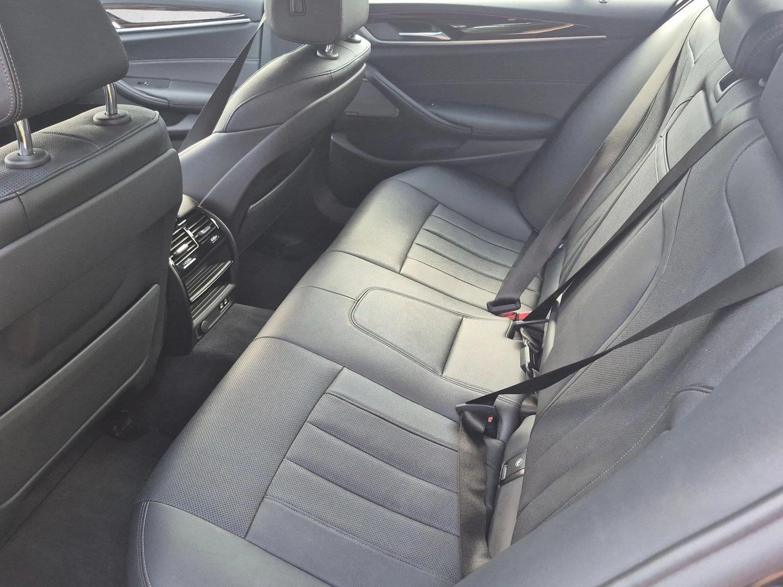 2021 BMW 5 Series 530i - Photo 17
