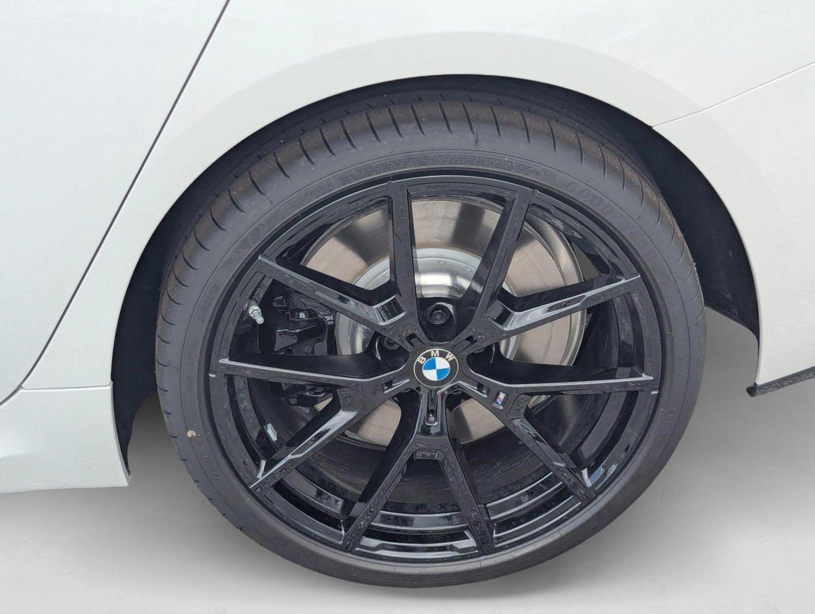 2026 BMW 8 Series 840i - Photo 9