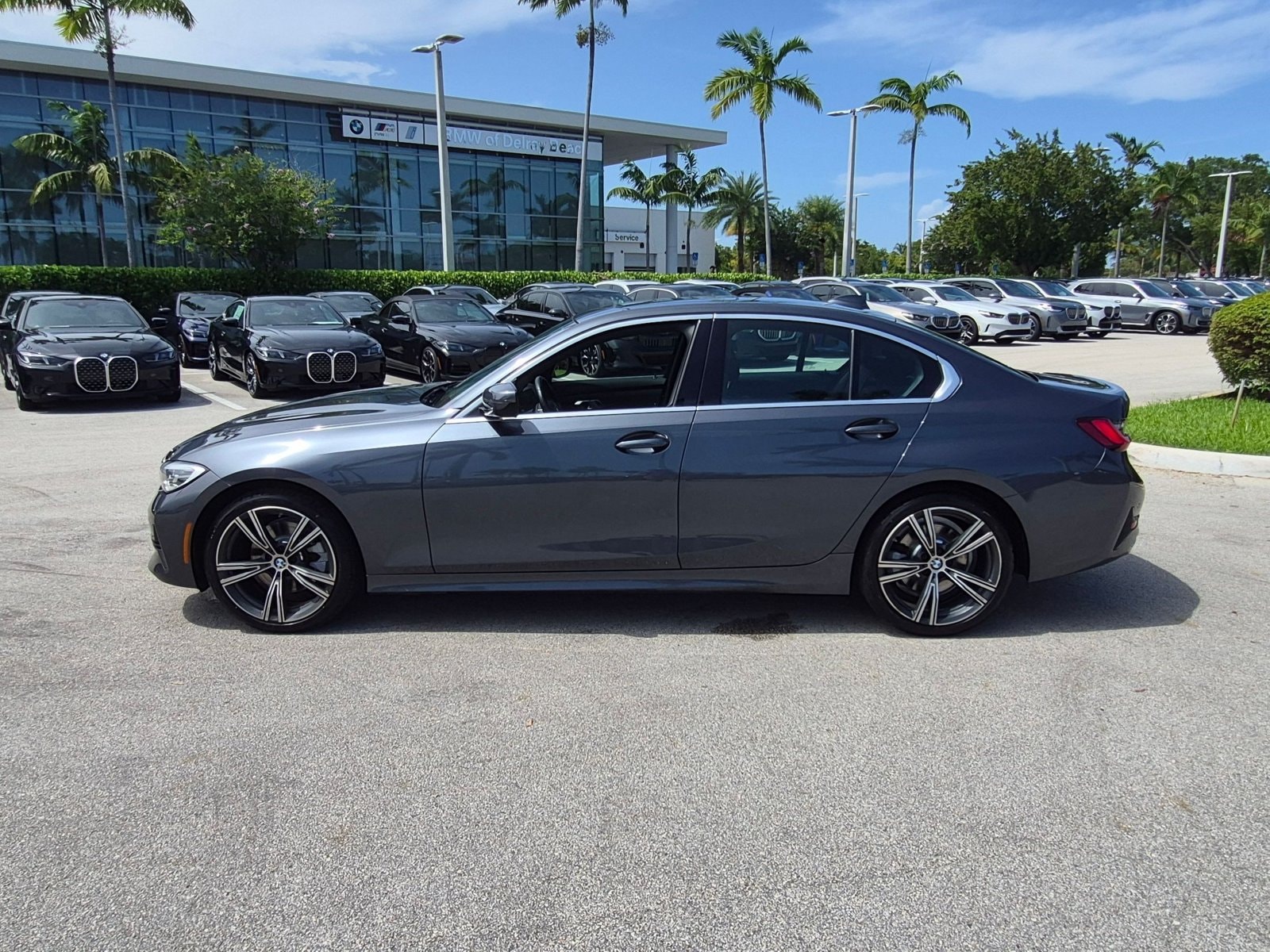 2022 BMW 3 Series 330i - Photo 9