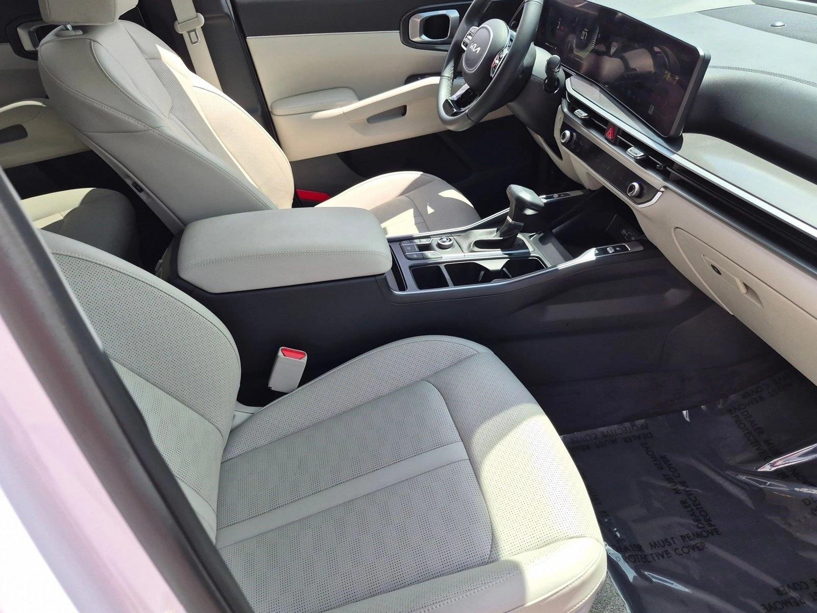 2025 Kia Sorento S - Photo 21