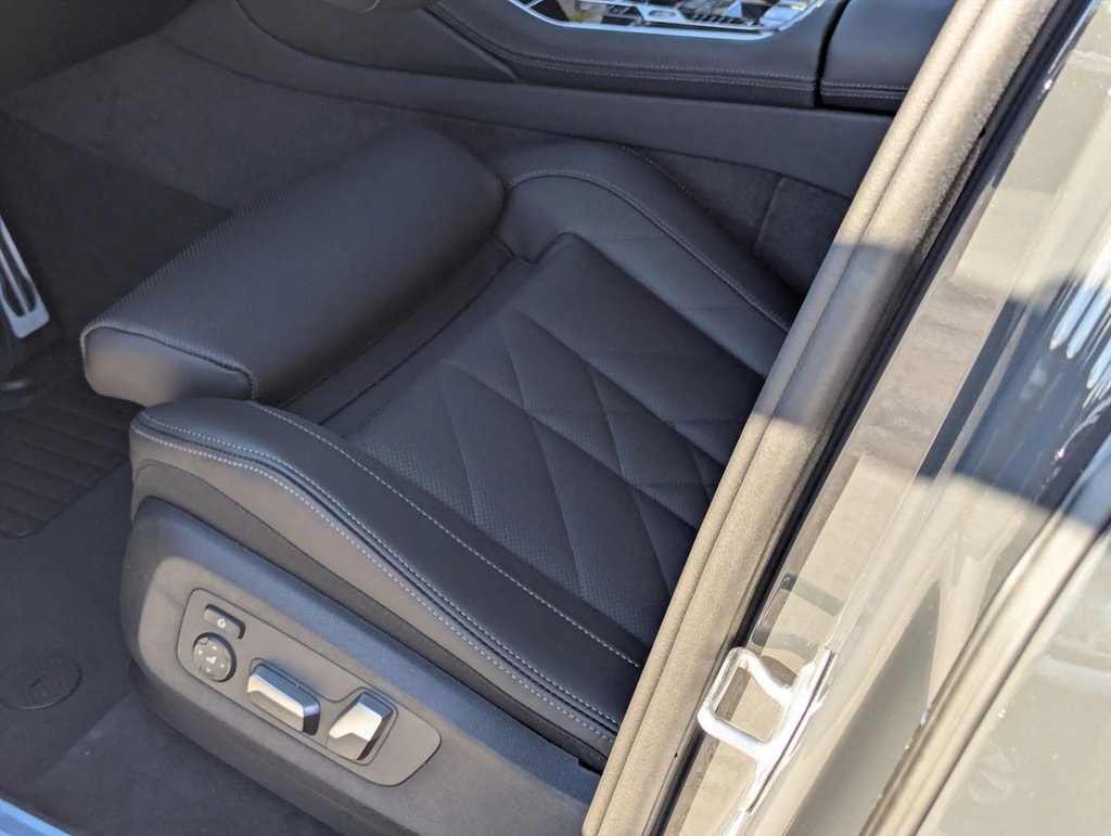 New 2026 BMW X6 xDrive40i SUV