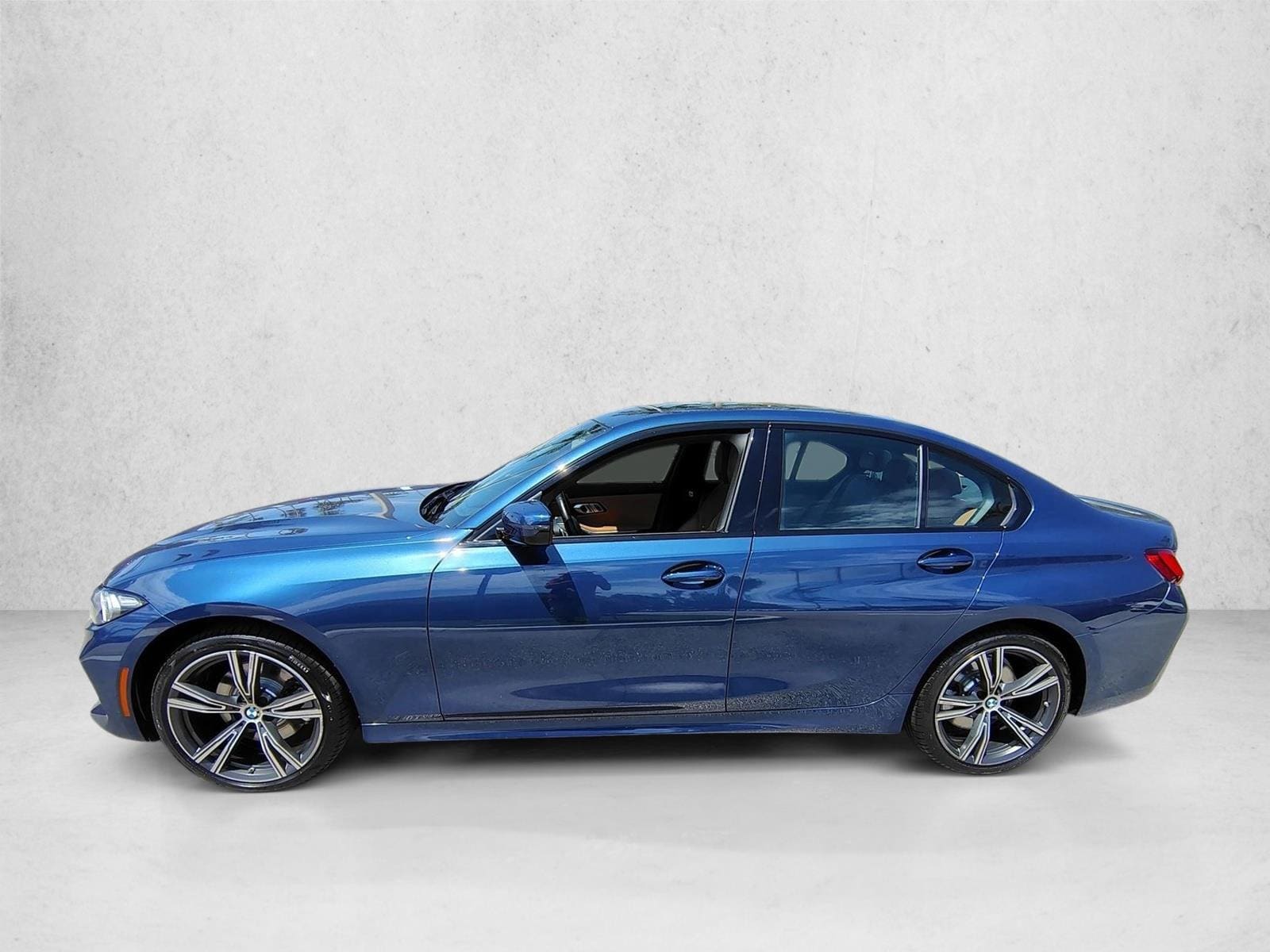 2023 BMW 3 Series 330i - Photo 9