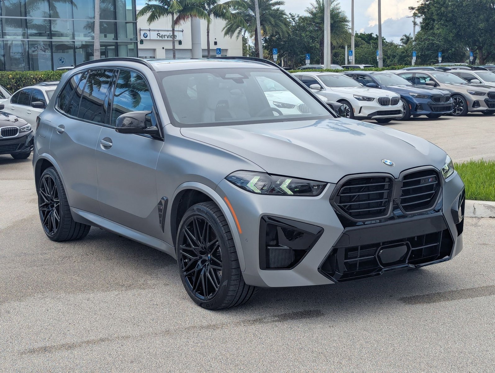 2025 Bmw X5 X5 M Competition photo 3