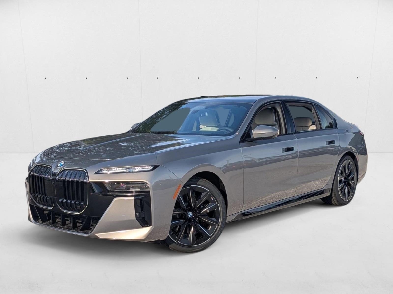 2025 BMW 7 Series 740i's photo