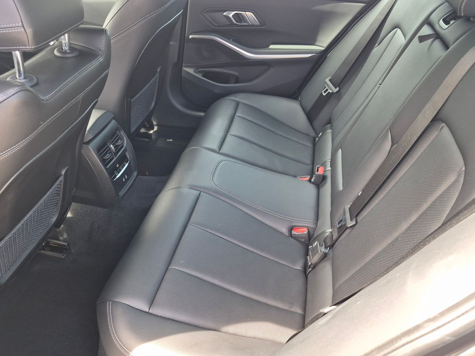 2022 BMW 3 Series 330i - Photo 20