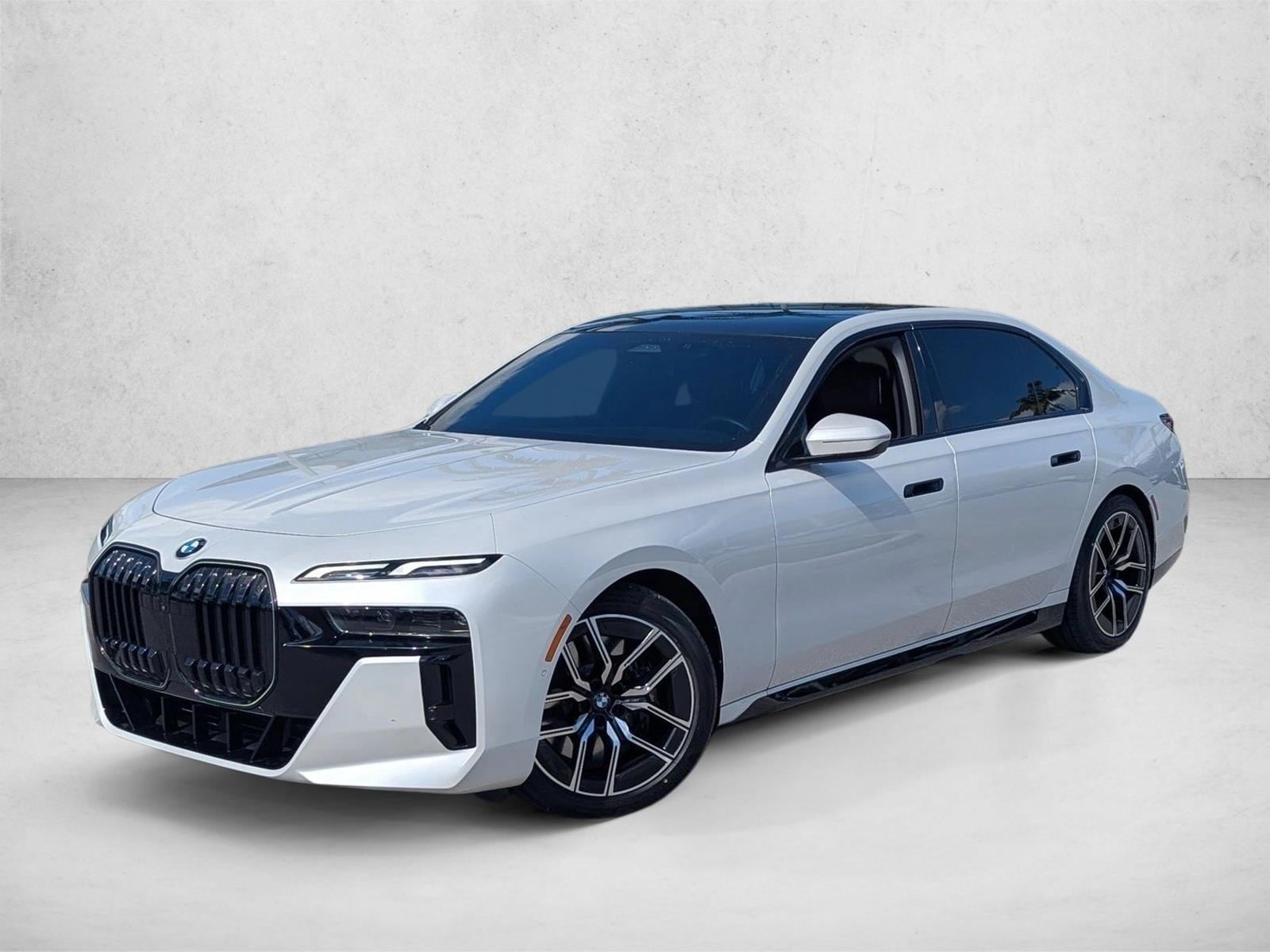 2025 BMW 7 Series 740i's photo