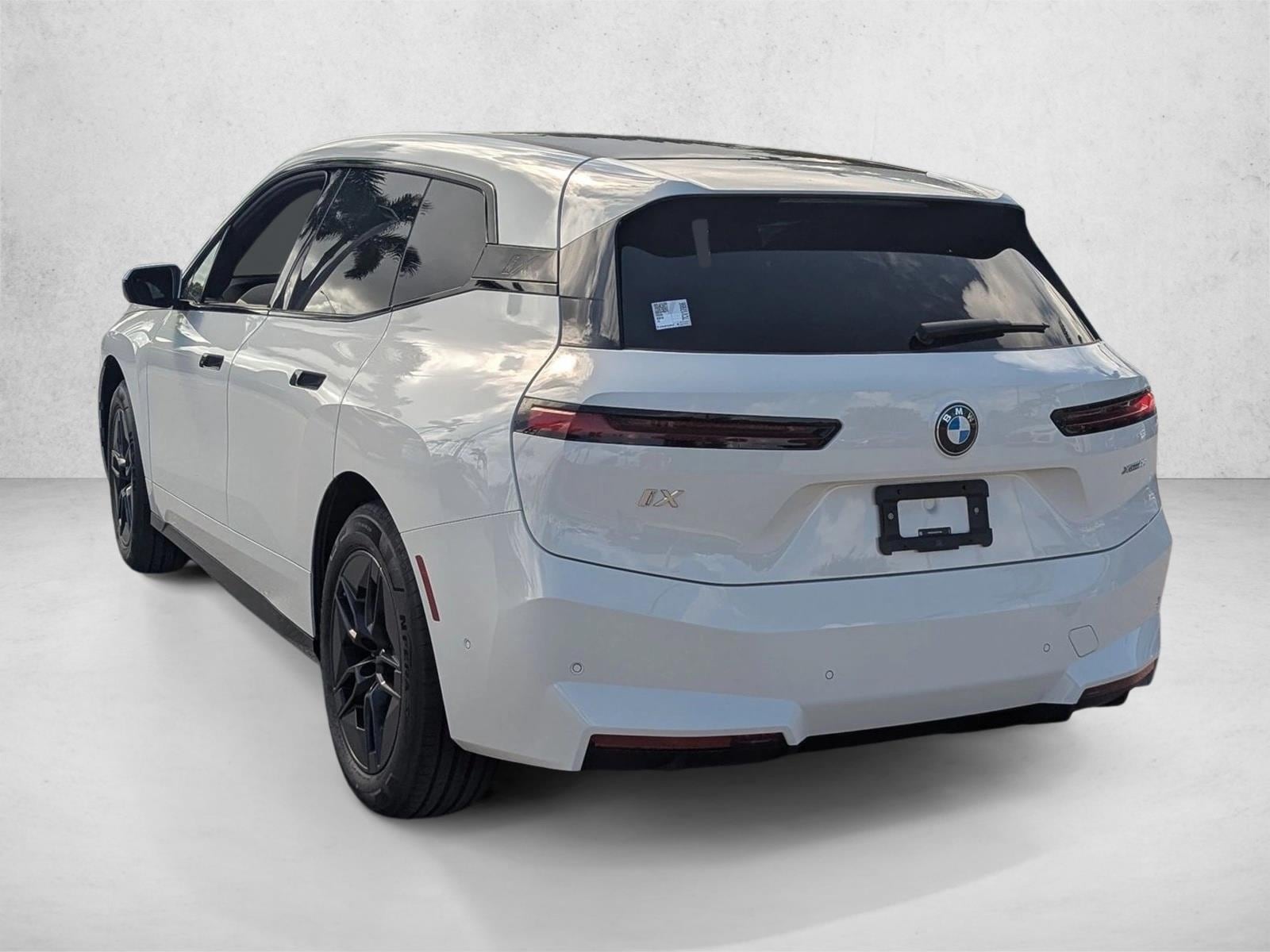 2026 BMW iX 60 - Photo 8