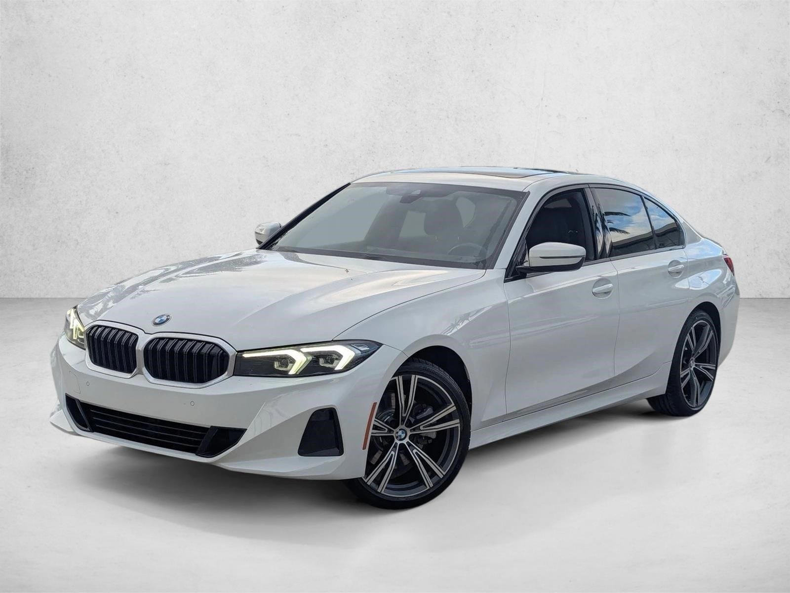 2023 BMW 3 Series 330i's photo