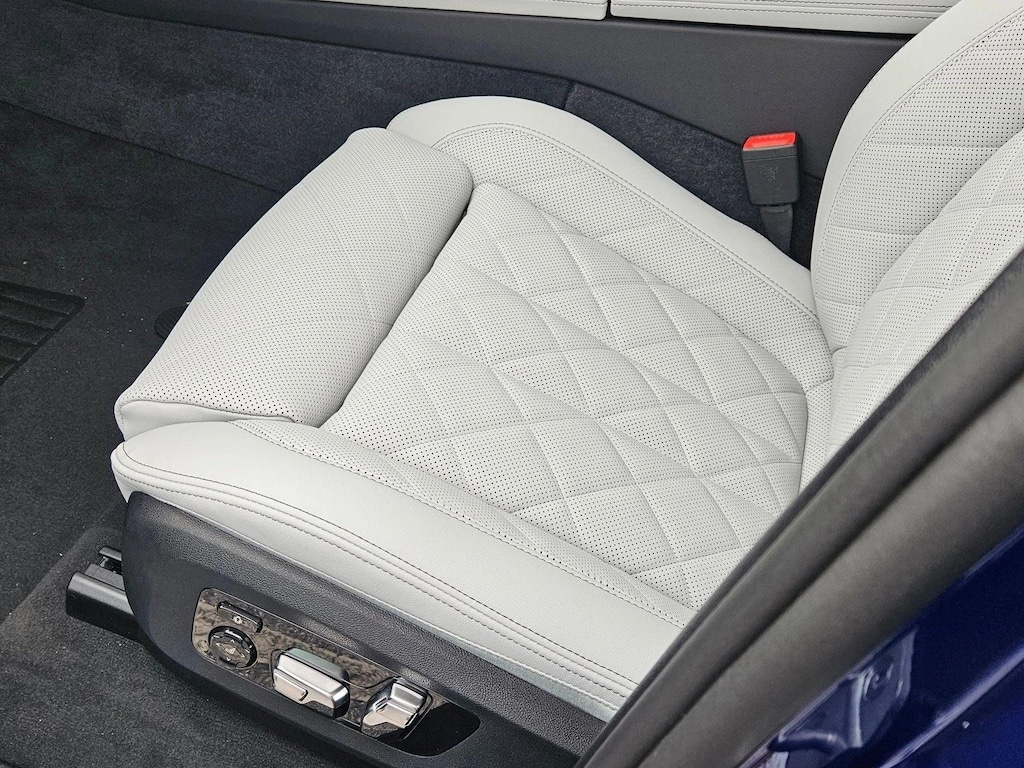 New 2026 BMW X5 M60i SUV