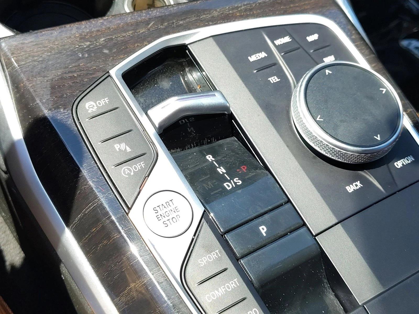 2023 BMW 3 Series 330i - Photo 12