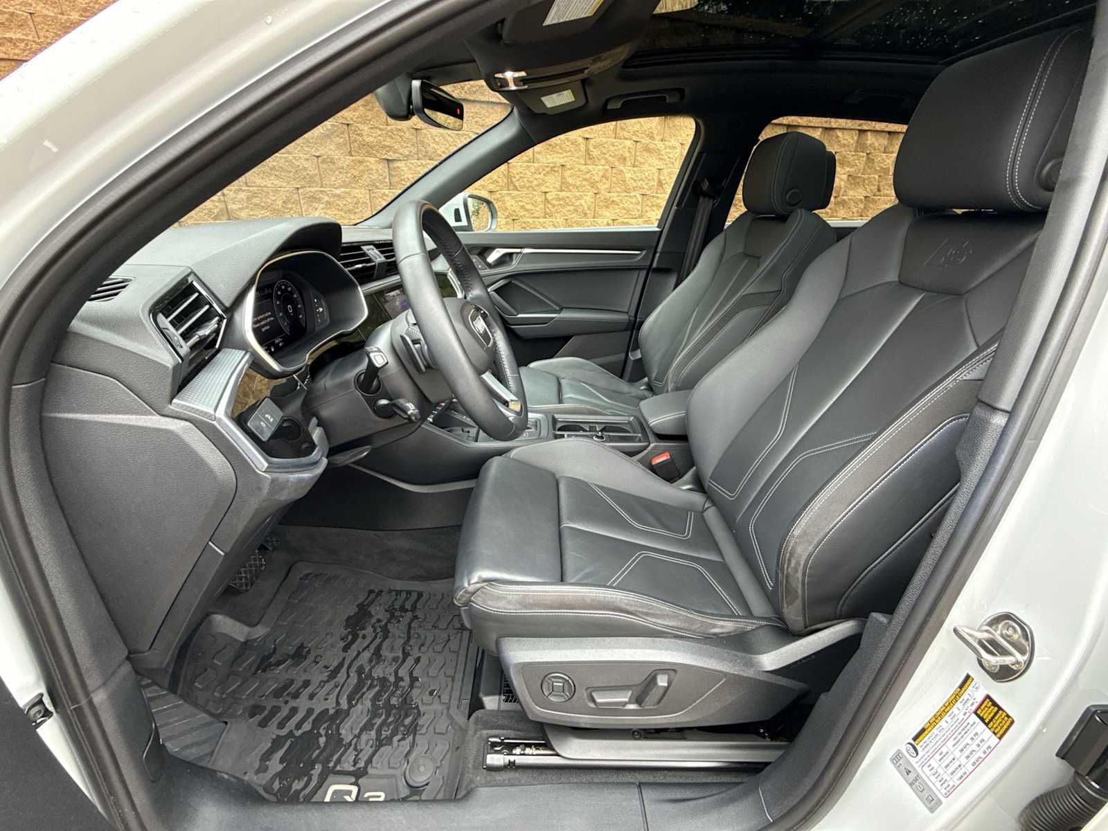 Thumbnail: 2020 Audi Q3 - 10