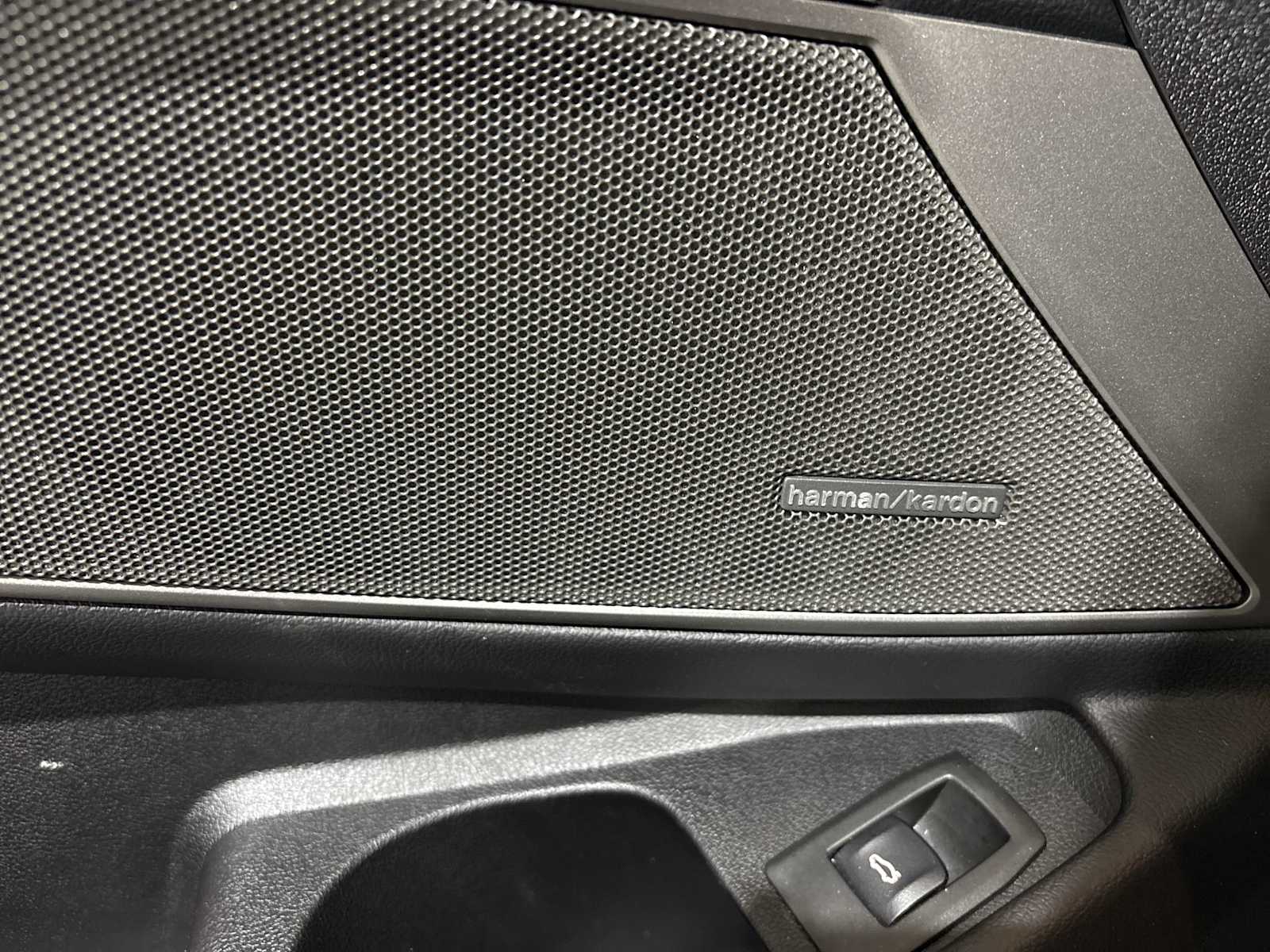 Thumbnail: 2023 BMW 3 Series - 30