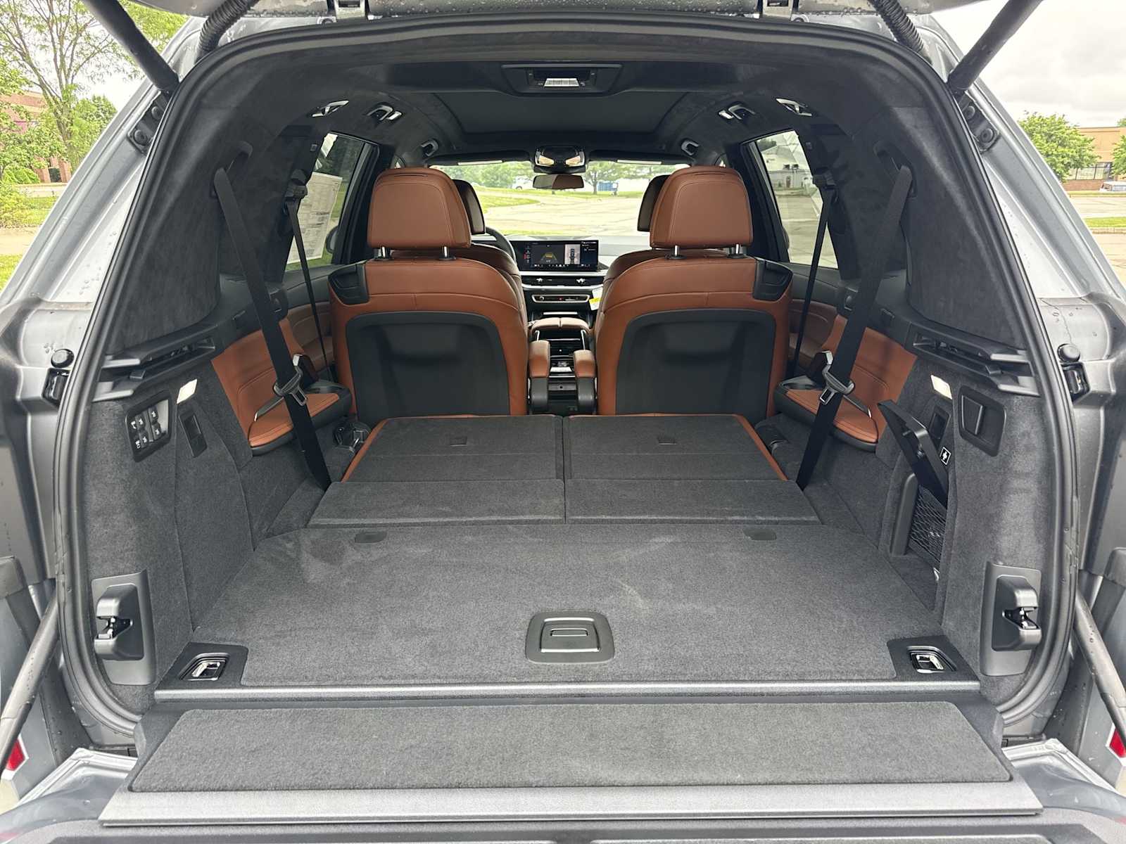 Thumbnail: 2026 BMW X7 - 36