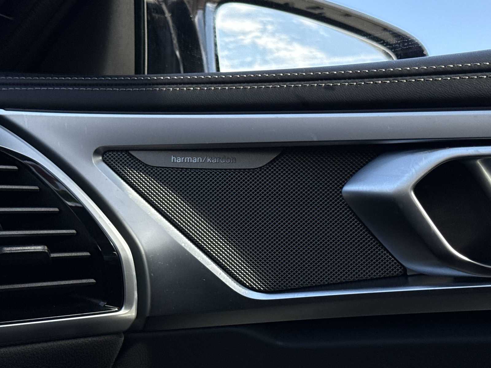 Thumbnail: 2025 BMW 8 Series - 30