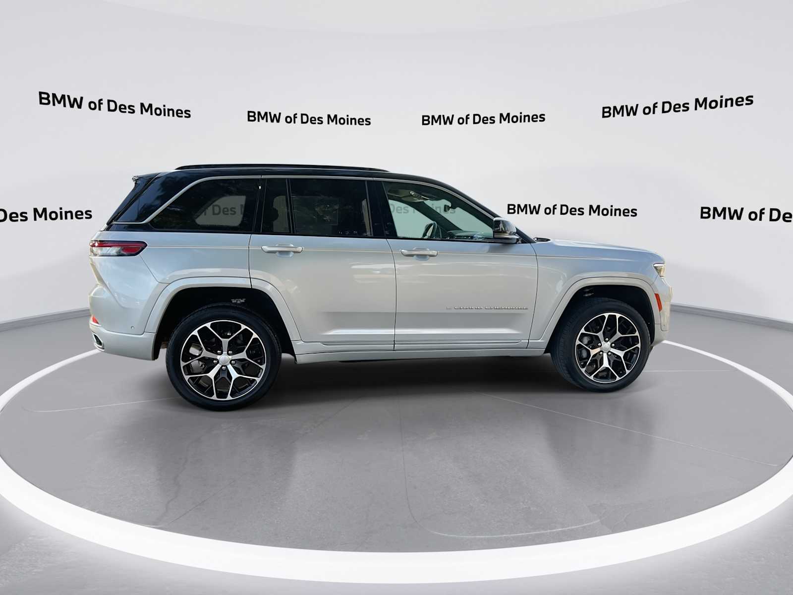 Thumbnail: 2025 Jeep Grand Cherokee - 9