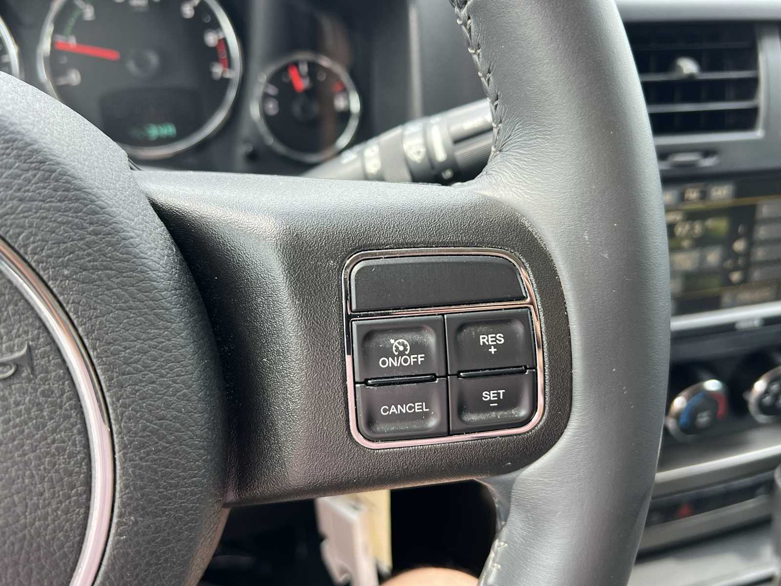 Thumbnail: 2012 Jeep Liberty - 24