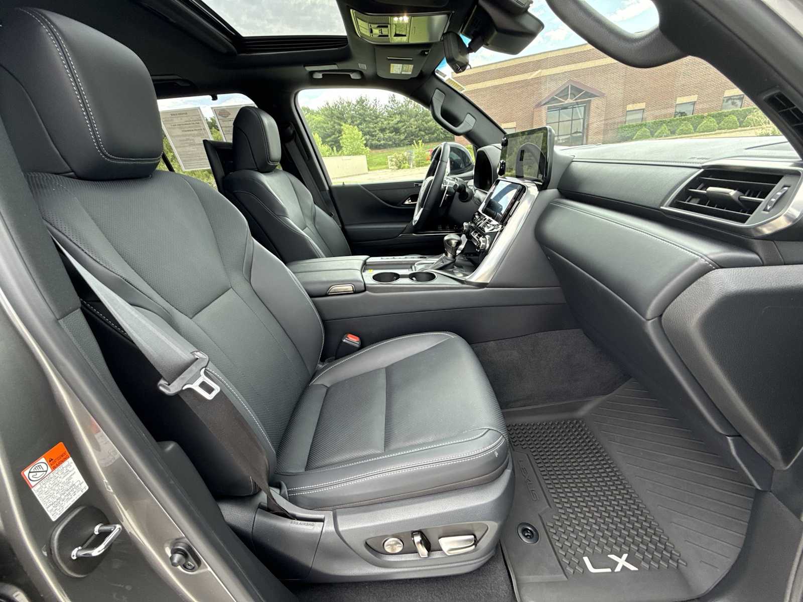 Thumbnail: 2025 Lexus ES - 23