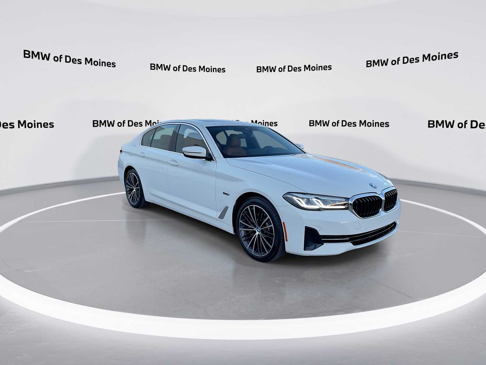 Thumbnail: 2023 BMW 5 Series - 2