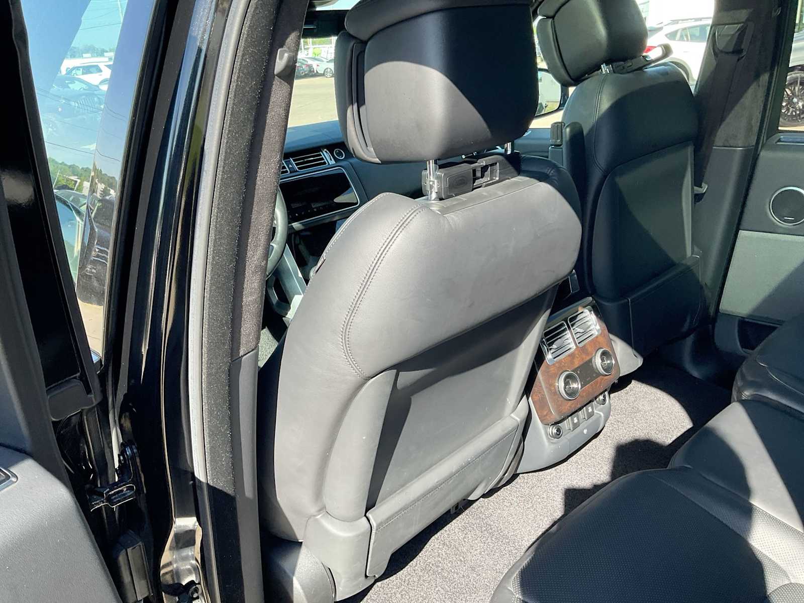 Thumbnail: 2019 Land Rover Range Rover - 19