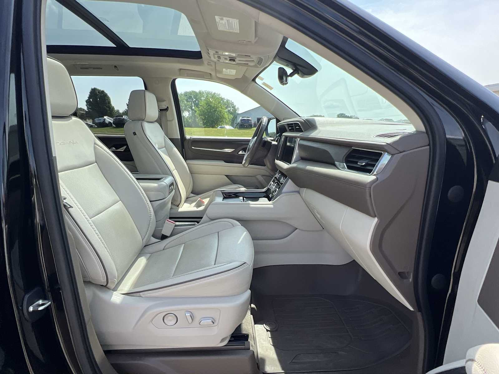 2021 GMC Yukon Denali 21