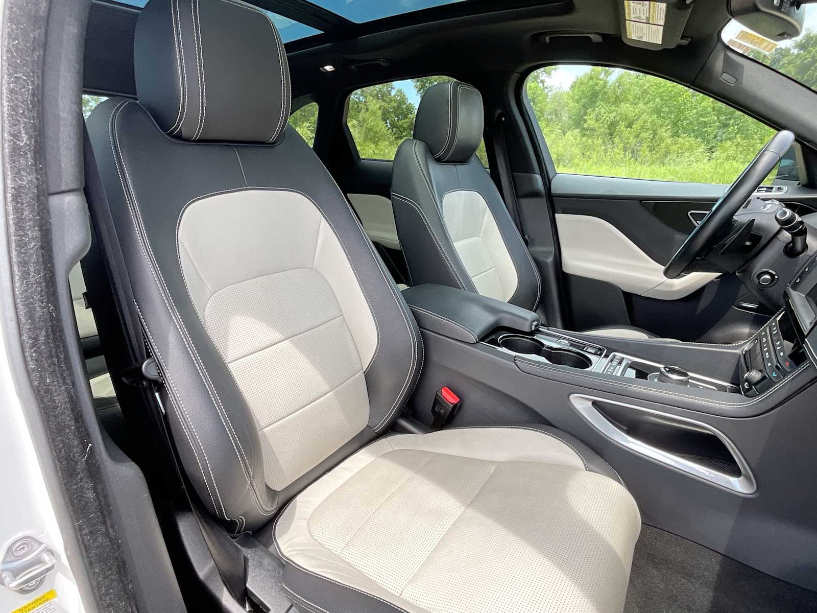 Thumbnail: 2017 Jaguar F-Pace - 22
