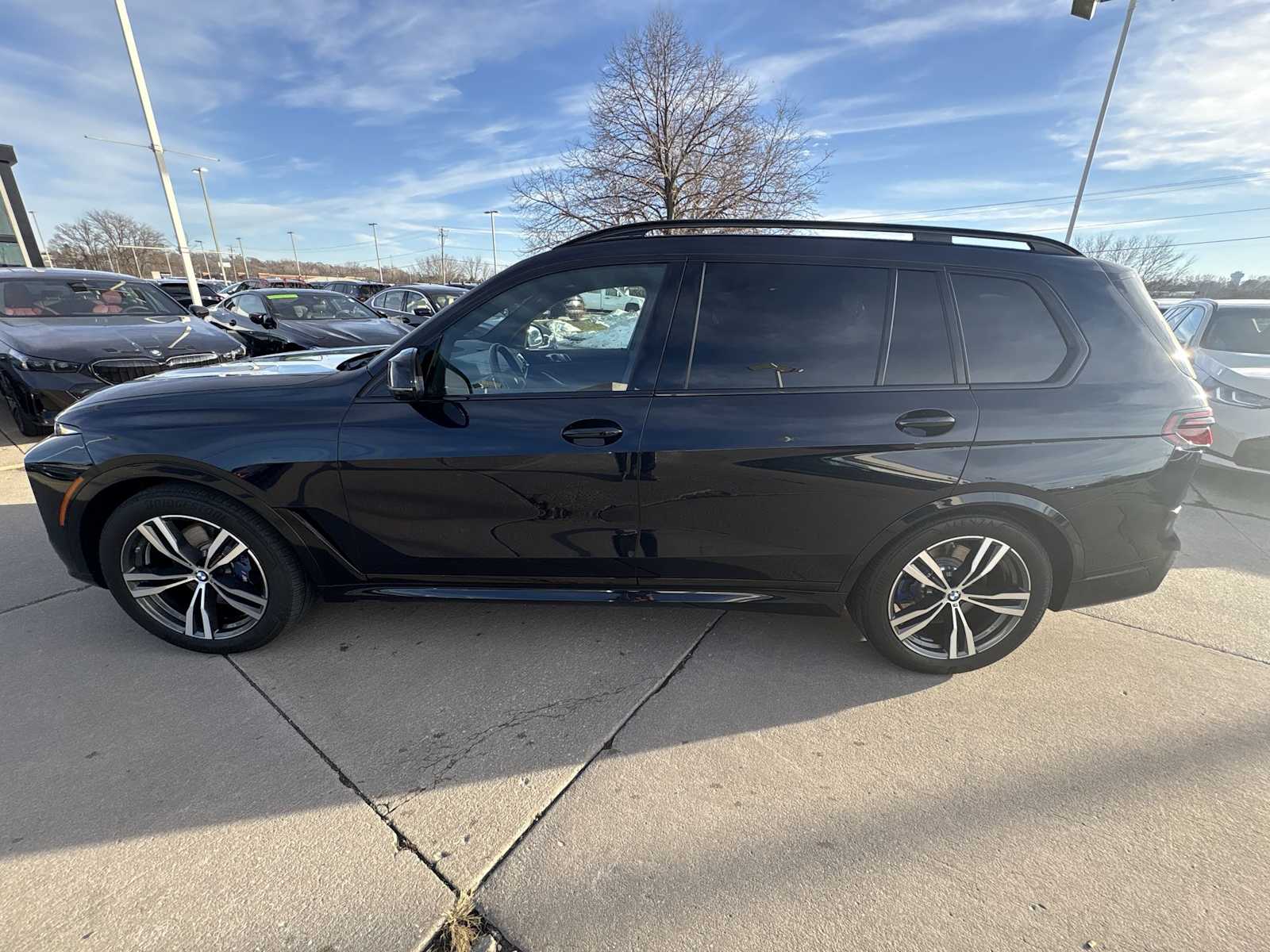 Thumbnail: 2025 BMW X7 - 11