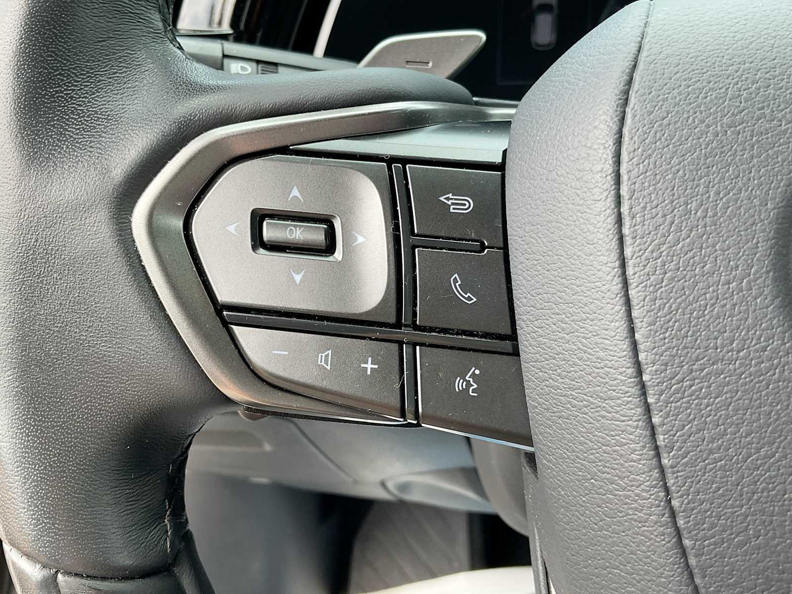 Thumbnail: 2023 Lexus RX - 26