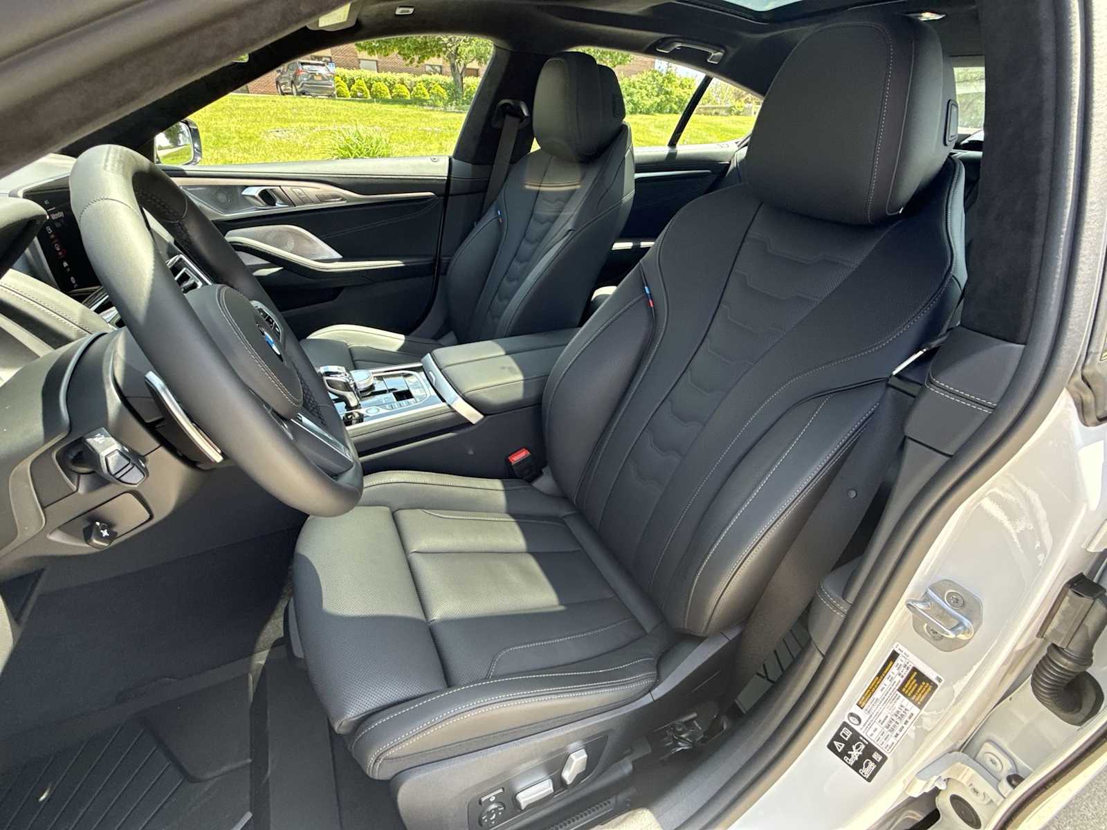 Thumbnail: 2026 BMW 8 Series - 16