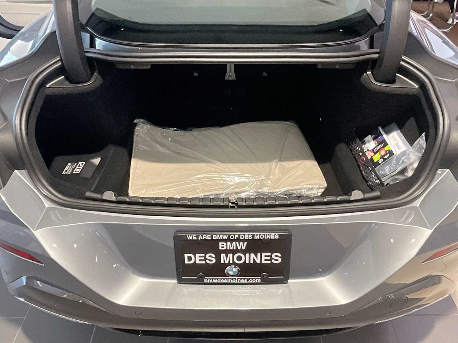 Thumbnail: 2026 BMW 8 Series - 34