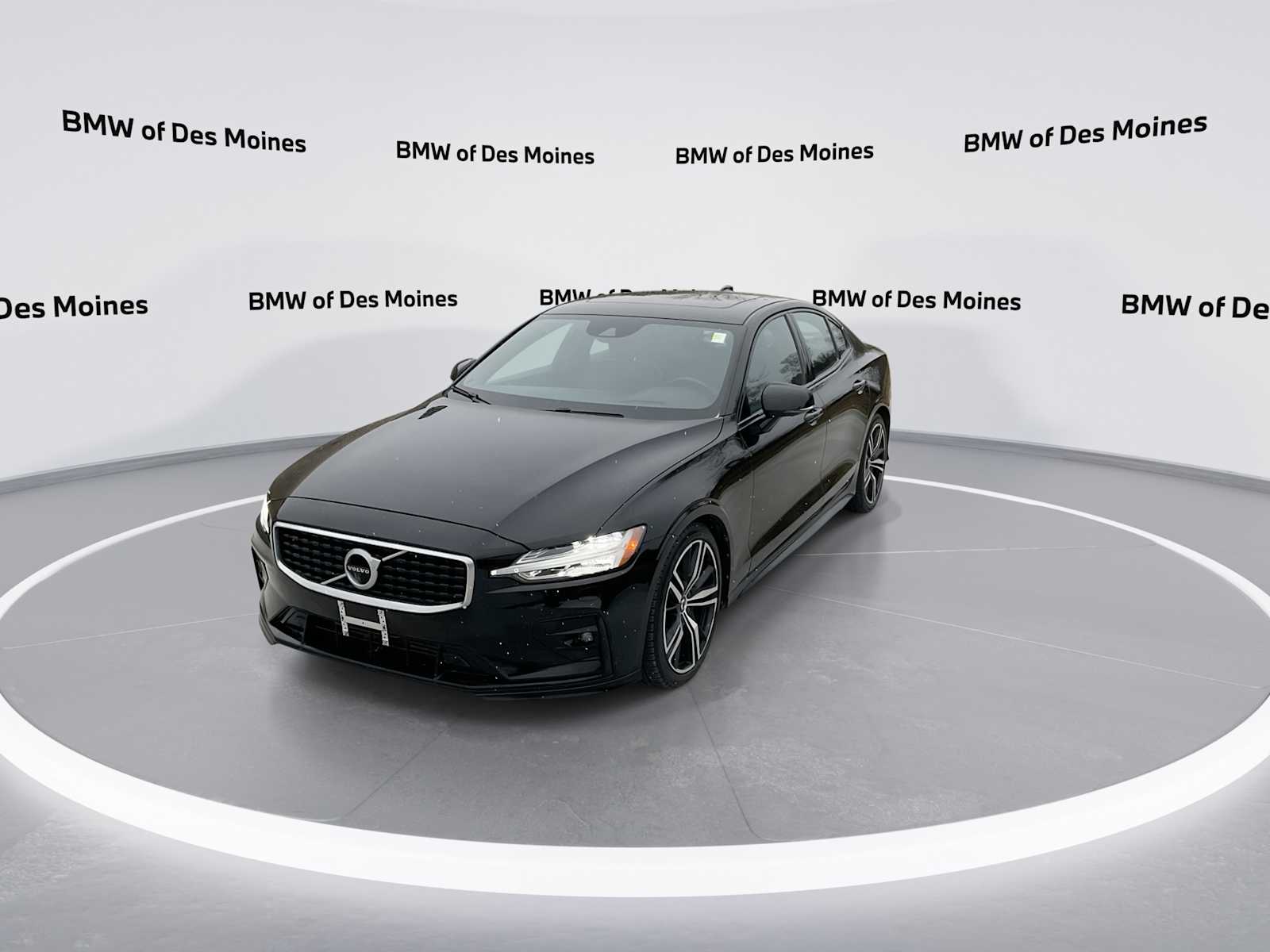 2020 Volvo S60 T6 R-Design photo 3