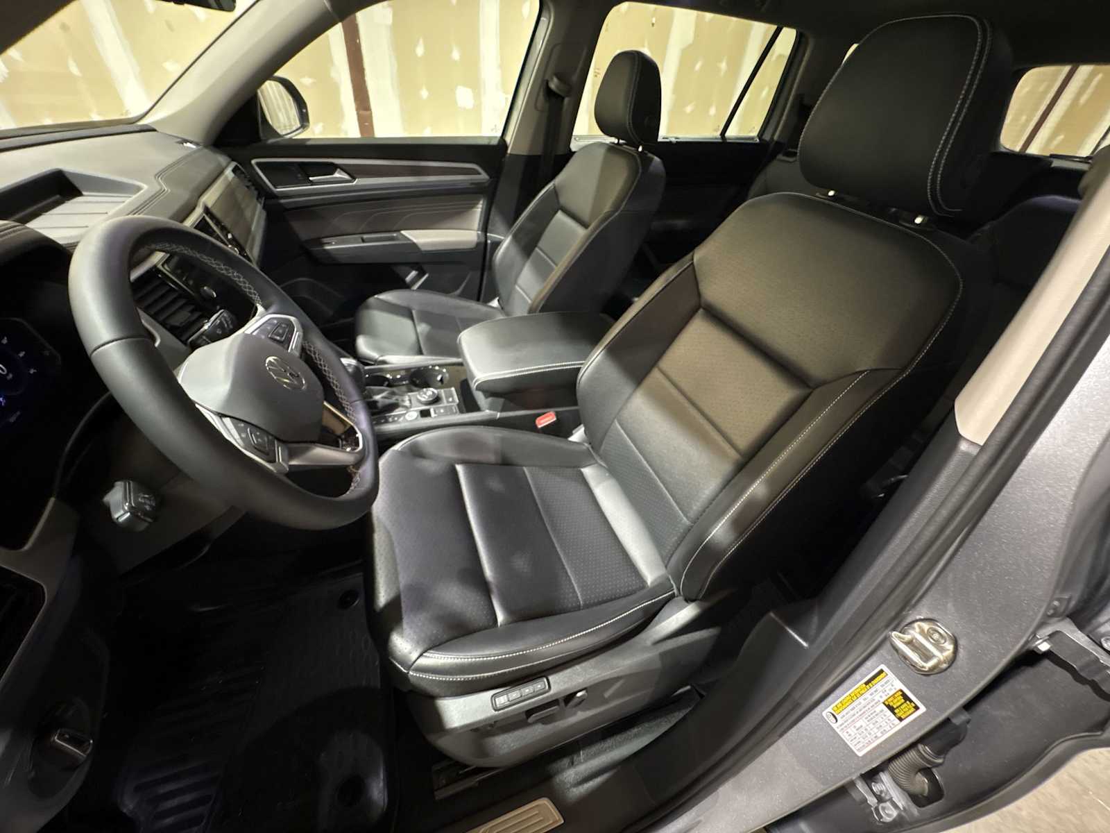 Thumbnail: 2023 Volkswagen Atlas - 15