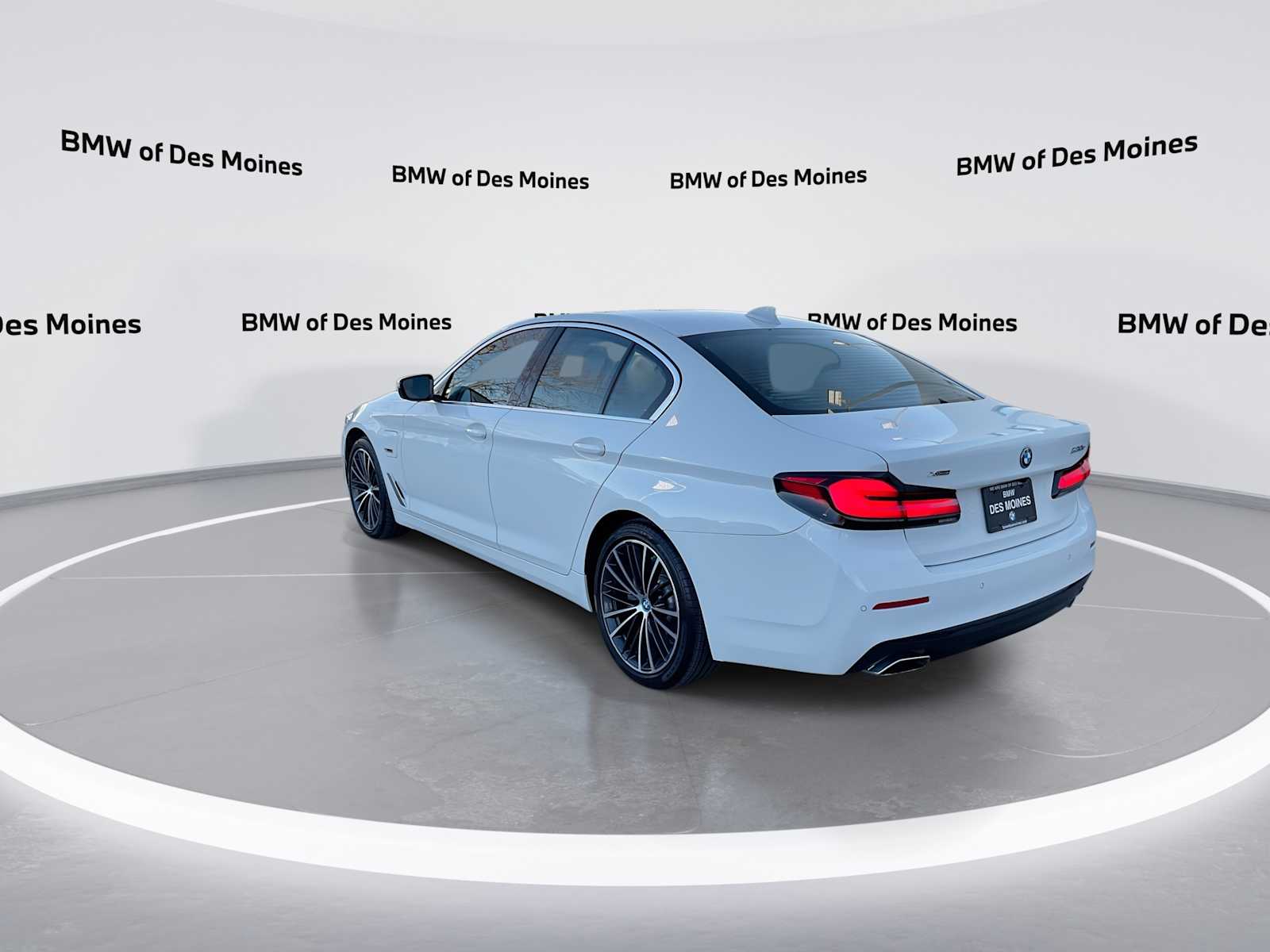 Thumbnail: 2023 BMW 5 Series - 6