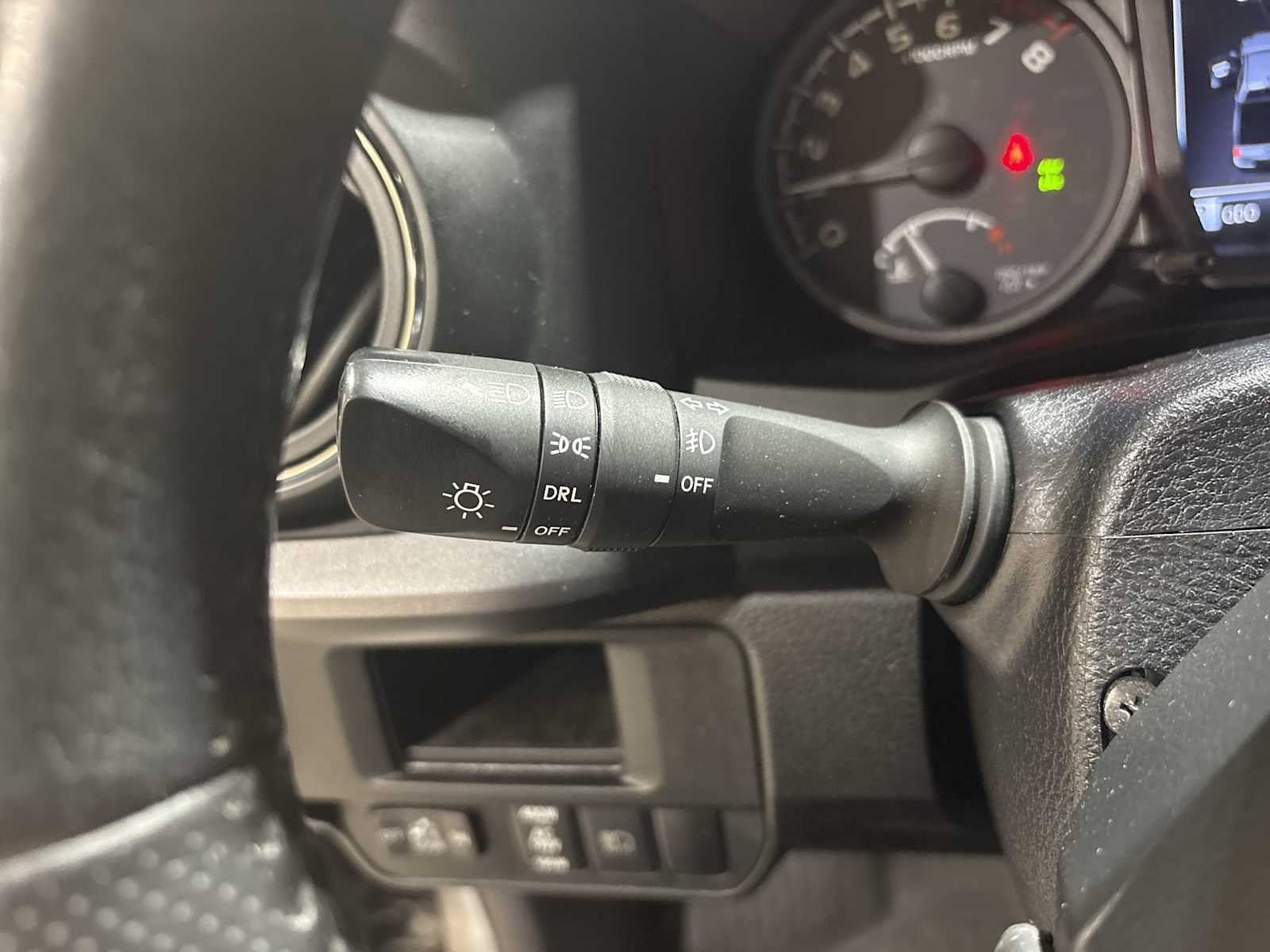 Thumbnail: 2018 Toyota Tacoma - 25