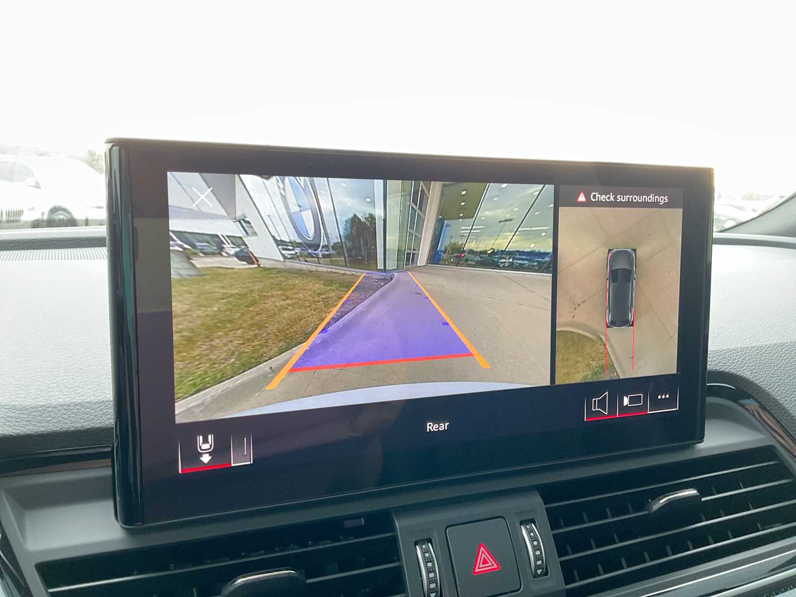 Thumbnail: 2024 Audi SQ5 - 31