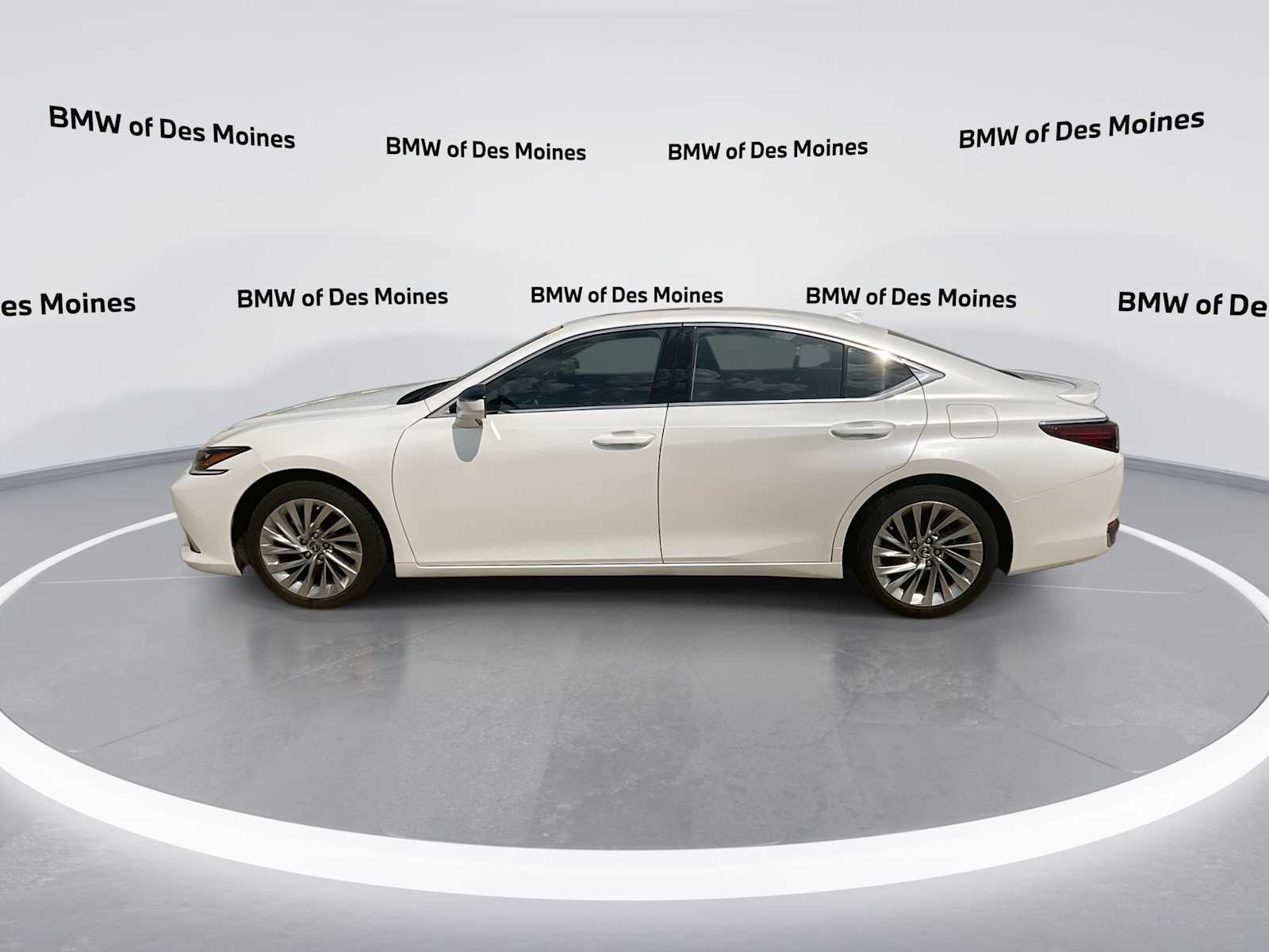 Thumbnail: 2023 Lexus ES - 2