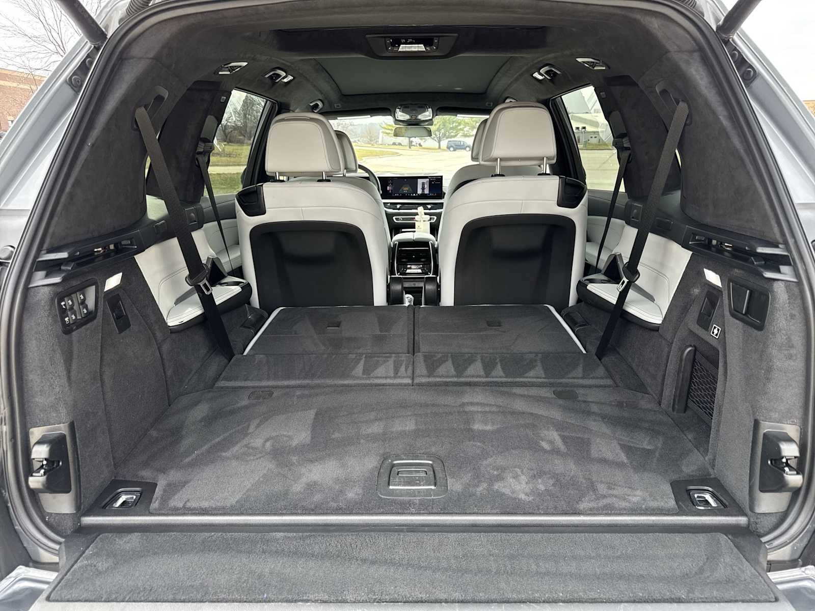 Thumbnail: 2024 BMW X7 - 37