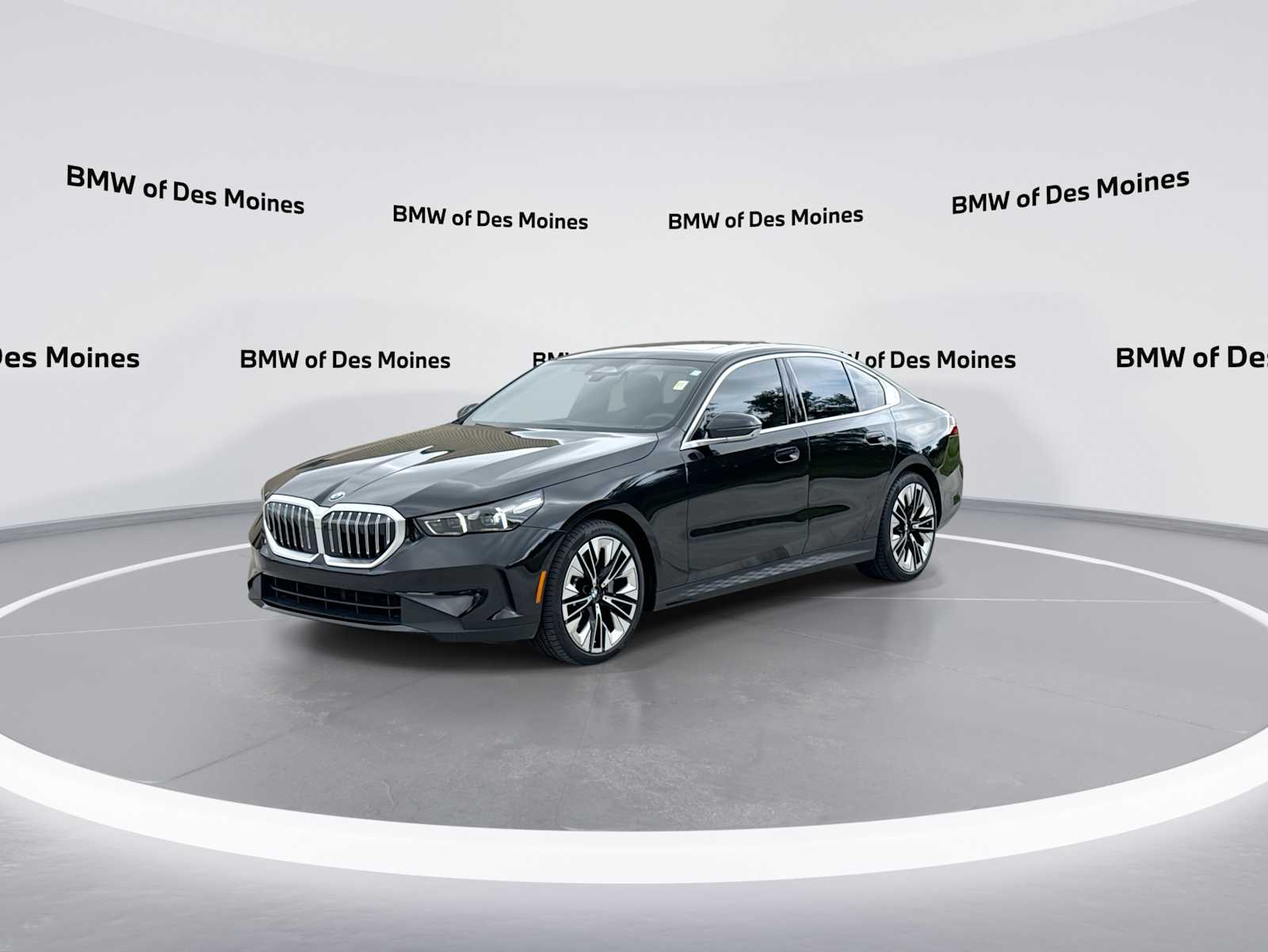 Thumbnail: 2024 BMW 5 Series - 4