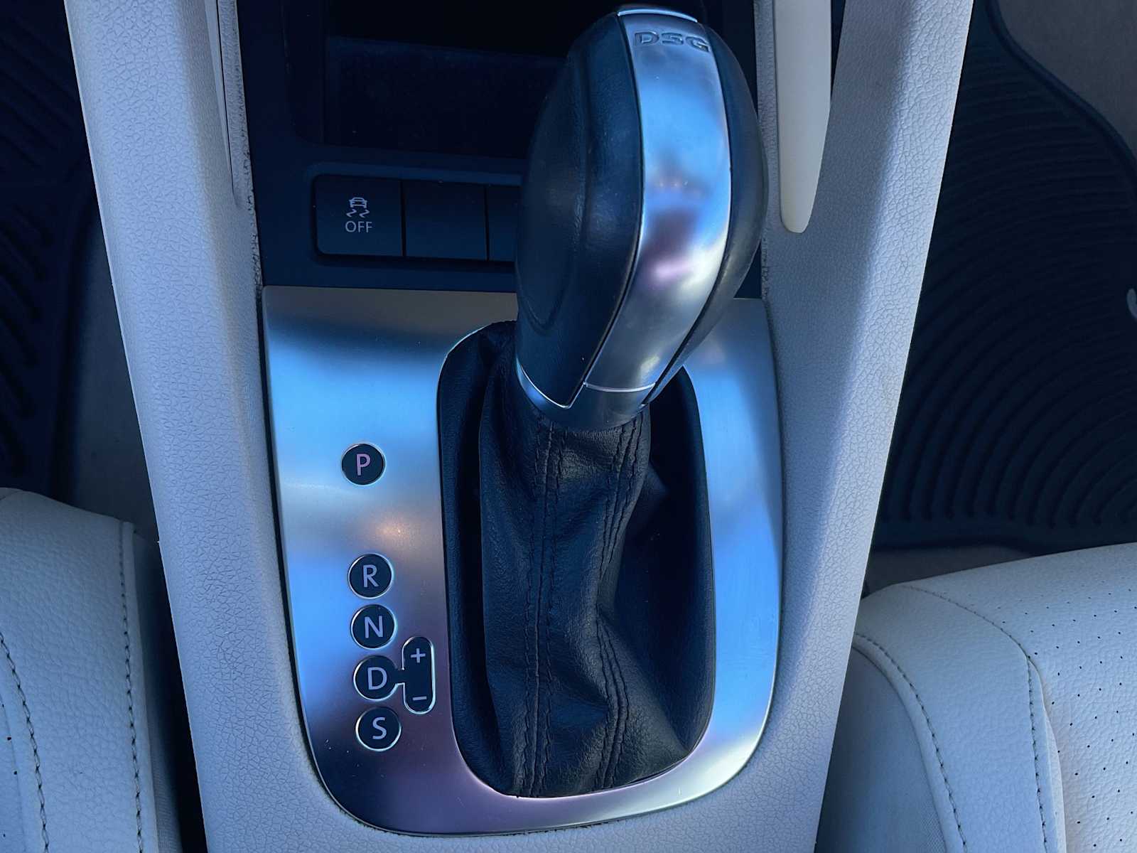 Thumbnail: 2014 Volkswagen Eos - 35