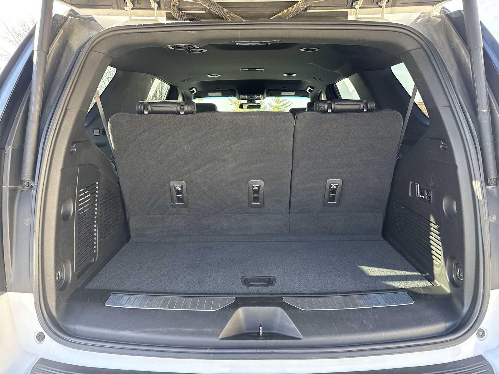 Thumbnail: 2022 Chevrolet Tahoe - 33