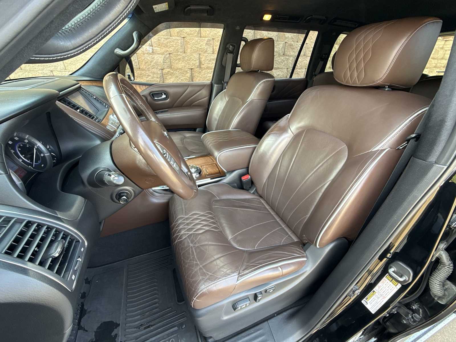 Thumbnail: 2015 INFINITI QX80 - 17
