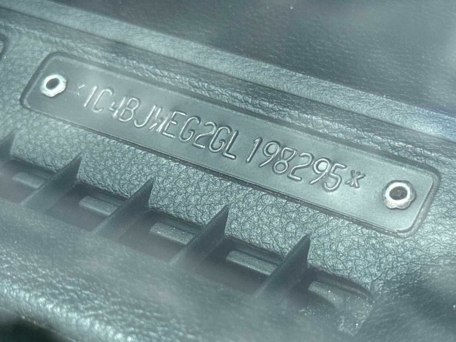 Thumbnail: 2016 Jeep Wrangler - 41
