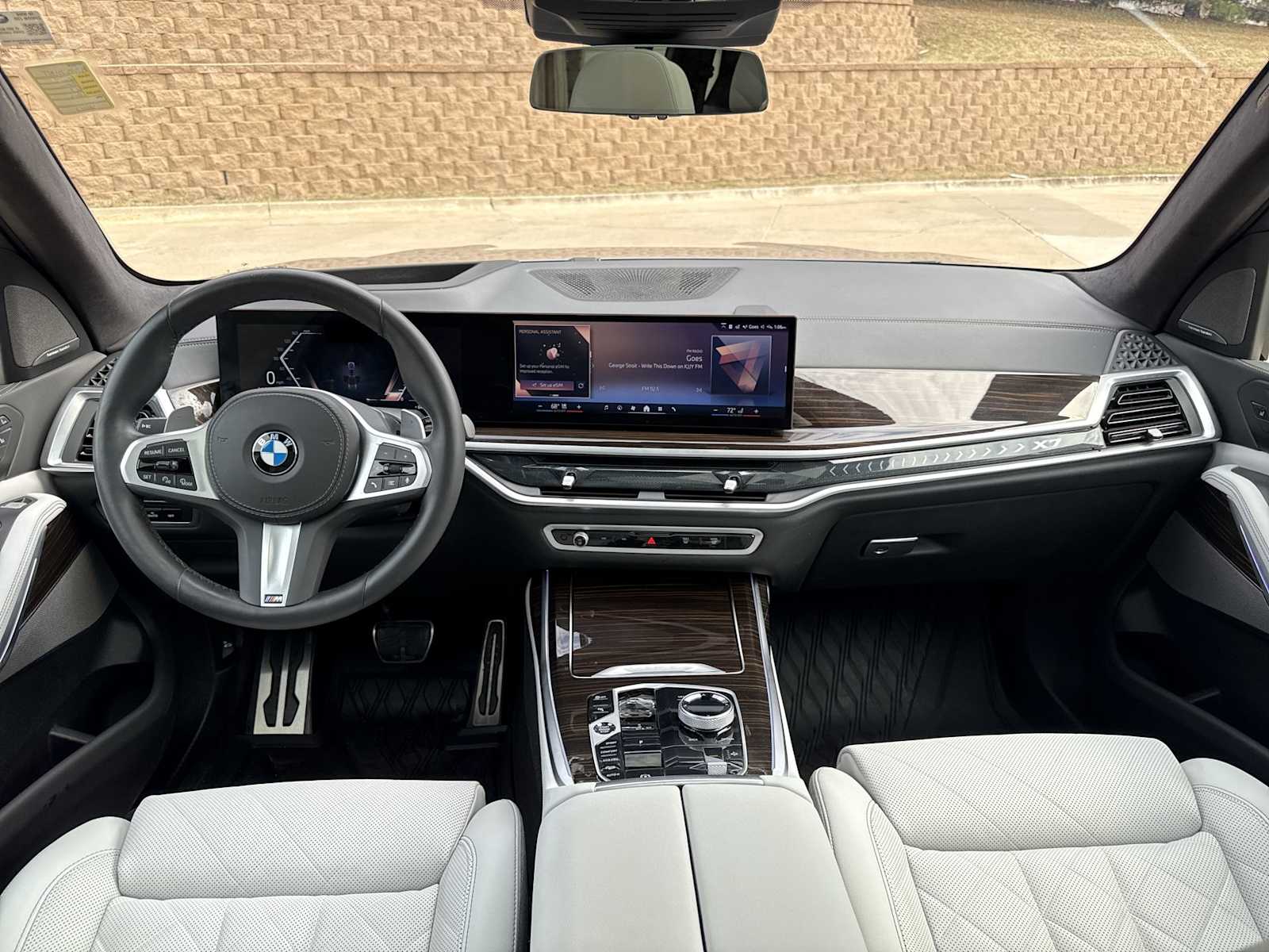 Thumbnail: 2024 BMW X7 - 16