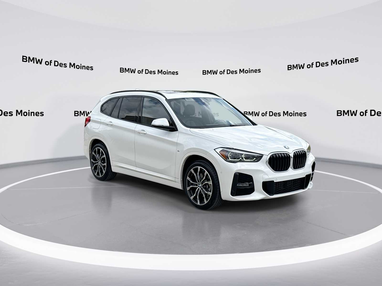 Thumbnail: 2021 BMW X1 - 2