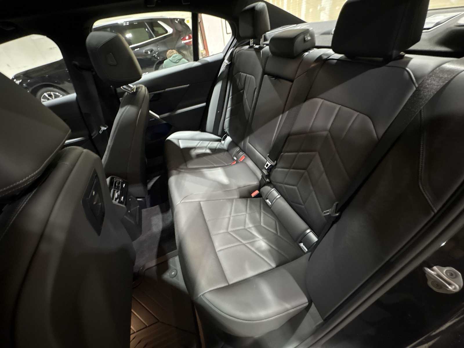 Thumbnail: 2025 BMW 5 Series - 26