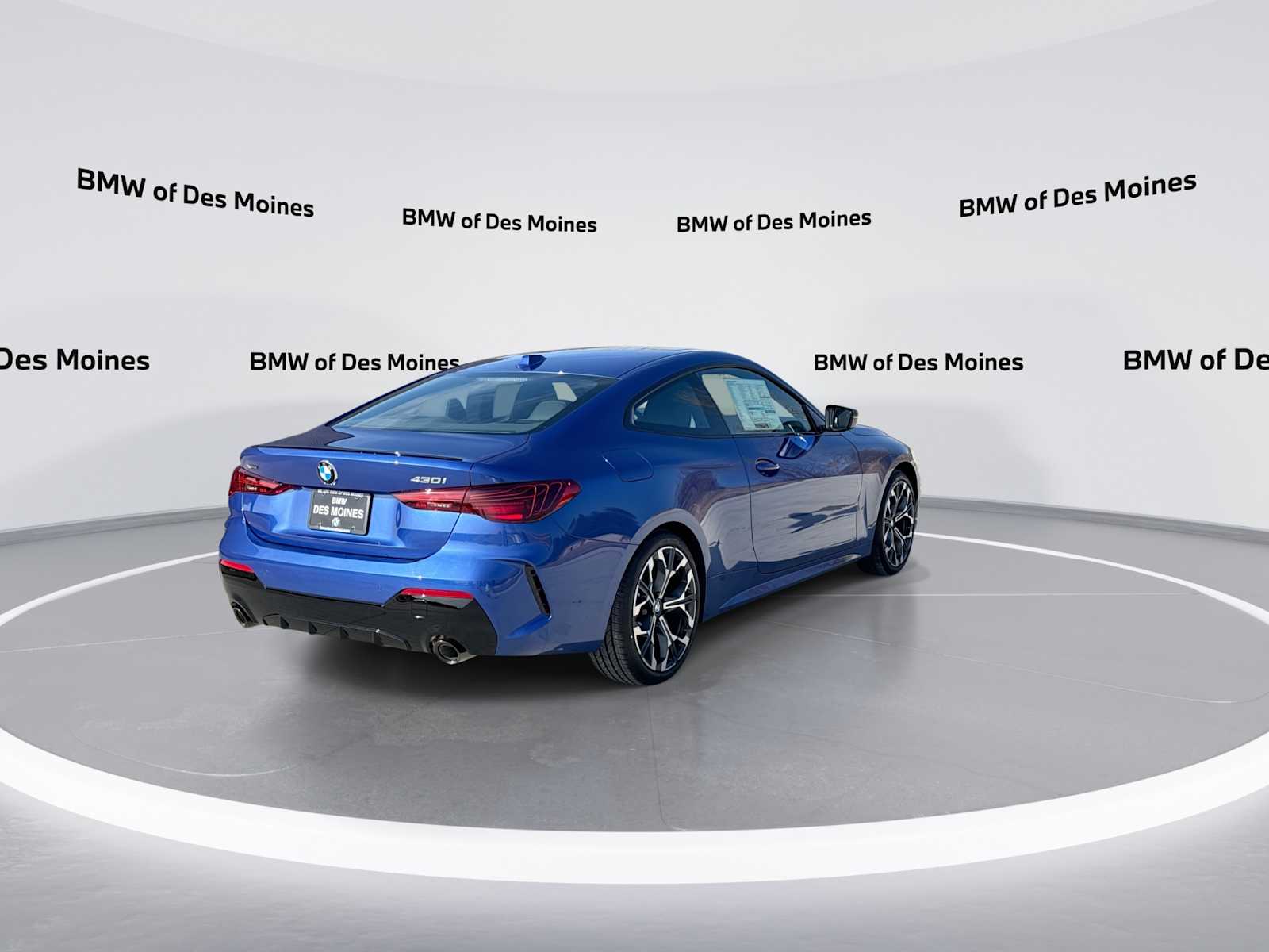 Thumbnail: 2026 BMW 4 Series - 8