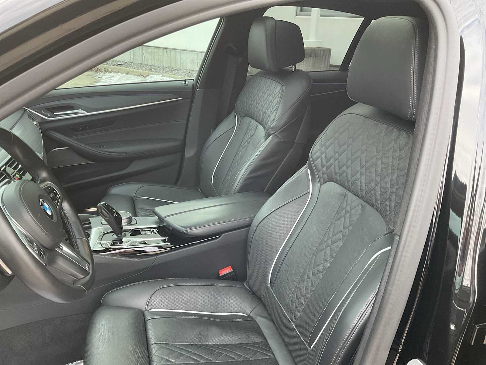 Thumbnail: 2022 BMW 5 Series - 16