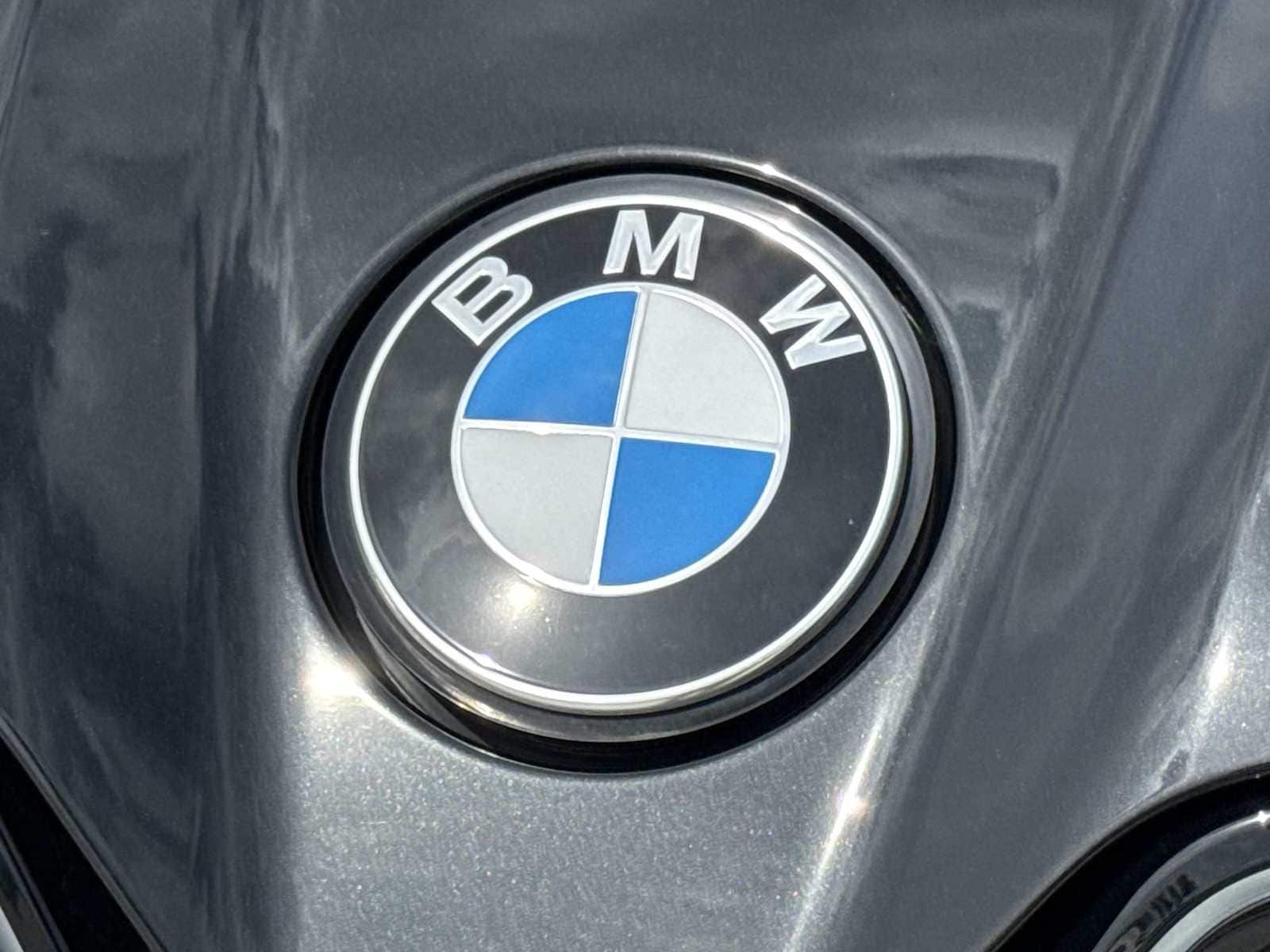 Thumbnail: 2026 BMW iX - 12